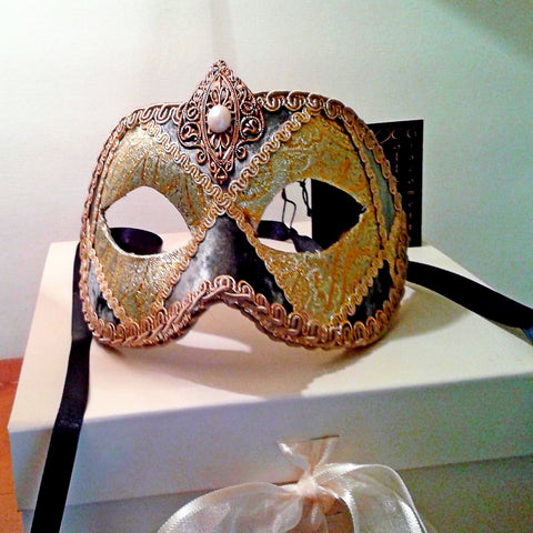 Viola Carnival Mask